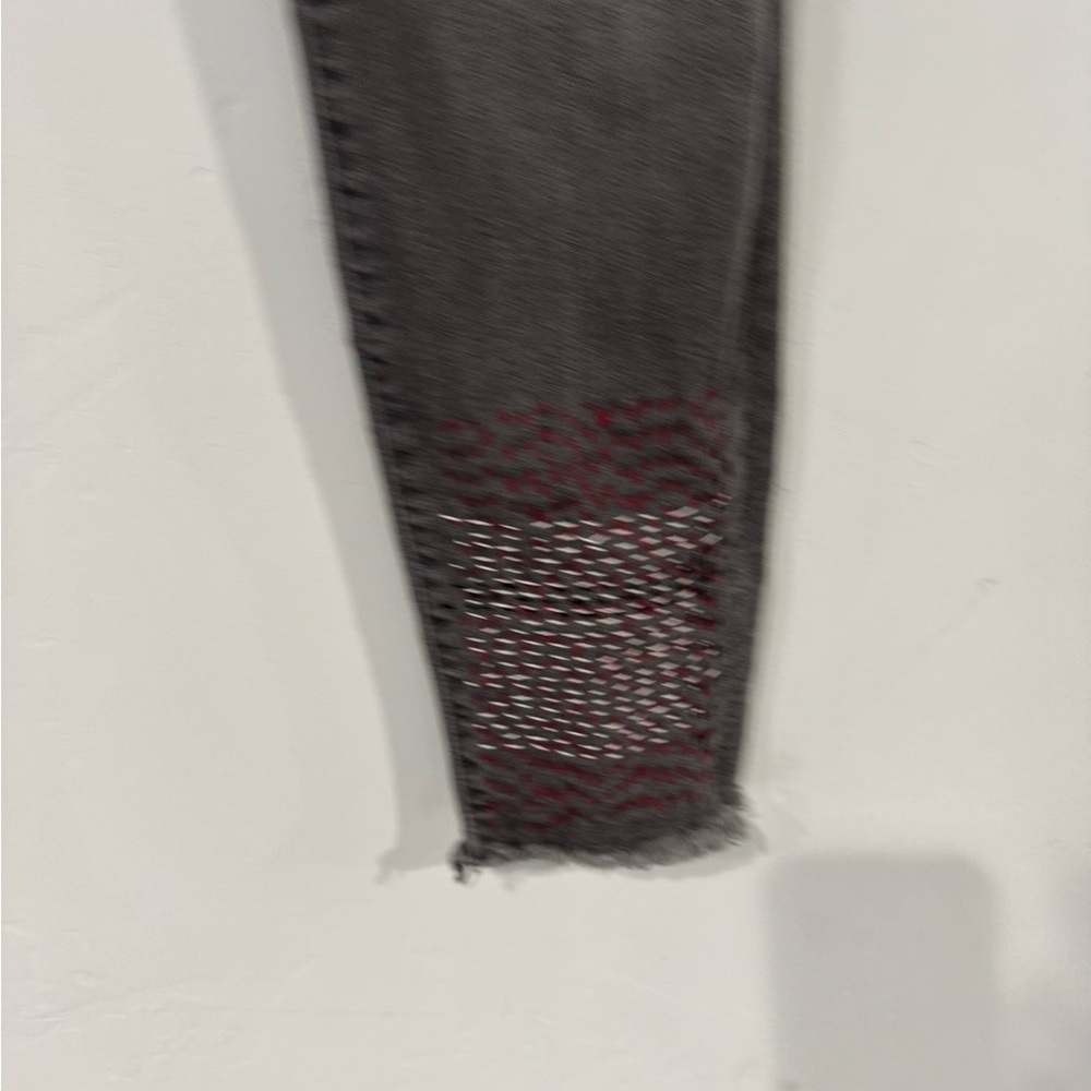 Upcycled Sashiko inspired upcycled Mother high waisted jeans - Picture 10 of 11